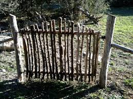 I Have Enough Twigs Want To Make A Little Gate For The Yard Diy Garden Fence Garden Gate Design Diy Garden Gates