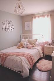 20 Inspiration Small Bedroom Design Ideas Smallbedroomdesign How To Decorate Small Apartment Sma Cute Bedroom Ideas Small Room Bedroom Pink Bedroom For Girls