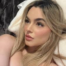 Elena Alcala's Instagram, Twitter & Facebook