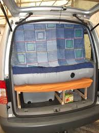 Aber Das Teil Lasst Sich Sowas Von Einfach Zu Einem Minicamper Ausbauen Dass Ich Meinen Caddy Hier Auch Mal Vorstellen Will Hundehutte Camper Campingbus