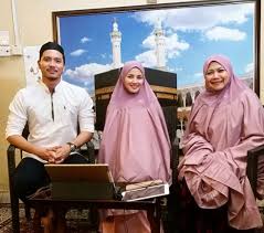 Ustaz azhar idrus dan isteri tidak mengalami sebarang kecederaan, hanya bahagian depan kereta voklwagen miliknya yang hancur. Sweet Yang Sebenar Bukan Setakat Bawa Pasangan Jalan Jalan Ini Pesan Uai Untuk Pasangan Suami Isteri Pa Ma