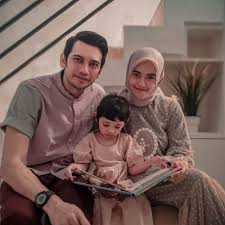 Why are u late sorry bro macet kan lu rumahnya di kuningan njir yaudah gua yang bayarin malem ini, deal? 9 Aktor Paling Laris Perankan Suami Jahat Ftv Indosiar