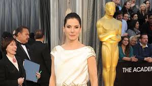 Jul 12, 2021 · louis bardo bullock sandra experienced motherhood for the first time when she adopted her eldest son, louis, in 2010. Sandra Bullock Sohn Hat Vorrang Vor Karriere Bunte De