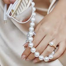 How Much Do Pearls Cost? Your Insider's Pricing Guide to Pearl Jewelry -  Pure Pearls