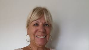 Auch. Vitrines roses dans le Gers : "Les commerces sont de très de bons  relais pour sensibiliser le public"