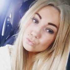 Lauren Anselmo's Instagram, Twitter & Facebook