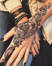 This is an extremely simple henna hand tattoo. Cool Henna Tattoos For Back Hands Henna Designs For Girls Mehandi Henna Tattoo Hand Cool Henna Tattoos Simple Henna Tattoo
