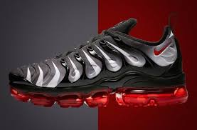 Black And Red Vapormax Plus Women S Nike Air Vapormax Plus Red Shark Tooth Coming Kicksonfire Com Black Shoes Black Nike Shoes Sneakers Fashion