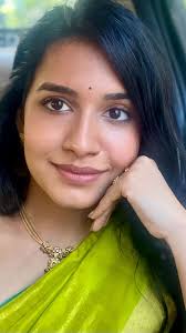 Samyuktha Viola Viswanathan (@samyukthaviswanathan) • Instagram photos and  videos