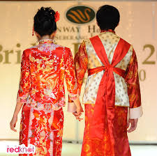 Teknik ini hampir mirip dengan long shot tetapi batas pengambilan gambar biasanya mulai lutut hingga kepala. What Every Bride Needs Milan Teh Studio