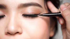 5 Smudge Proof Eyeliners That Can Stand Up To Oily Lids Smudge Proof Eyeliner Best Eyeliner Eyeliner