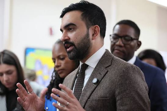 NYC RESTAURATEURS PUSH BACK AGAINST MAMDANI #NYC restaurateurs Stratis  Morfogen and Richie Romero say they are halting new openings after  Mayor-elect #ZohranMamdani's policy proposals, warning that the incoming  administration's agenda could hurt #