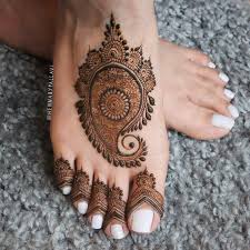 Bridal Feet Henna In 2020 New Mehndi Designs Foot Henna Best Mehndi Designs
