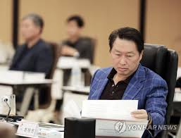 장녀 최윤정은 지난 2017년 10월 4살 연상의 회사원과 결혼했답니다. Skê·¸ë£¹ ìµœíƒœì› íšŒìž¥ ìƒë°˜ê¸° ë³´ìˆ˜ 39ì–µì› 1ì–µì› ì¤„ì–´ ì—°í•©ë‰´ìŠ¤