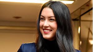 Mit einem bild auf instagram heizt das model nämlich jetzt ordentlich die gerüchteküche um eine mögliche schwangerschaft an. Video Rebecca Mir Moonwalk Mit Xxl Babybauch Gala De