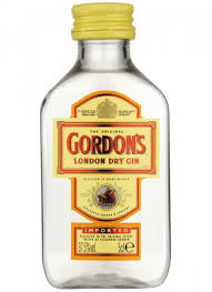 Gordon's gin is dry and fresh, with a core taste of juniper and citrus being most prominent whilst not straying too far in any direction of flavour. Gordons Special London Dry Gin Miniatur 5cl Gunstig Kaufen Spirituosenworld De Online Shop Fur Spirituosen Und Barzubehor