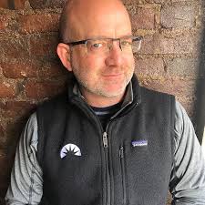 IN PLAIN VIEW: Finding Focus, Fun and Faith: Austin, Aric: 9798989303205:  Amazon.com: Books