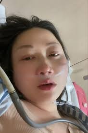 Người phụ nữ mang thai 5 lần nhưng đều không giữ được con, dáng vẻ bất lực  trên giường bệnh khiến nhiều người xót xa