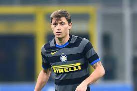 He is 23 years old from italy and playing for inter in the italy serie a (1). Chi E Nicolo Barella Centrocampista Dell Inter E Della Nazionale