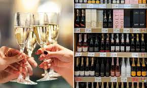 Champagne shortage hits Australia before Christmas with Bollinger, Moët and  Veuve Clicquot affected | Daily Mail Online