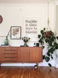 Retro Mobel Feiern Ihr Revival Retro Wohnzimmer Mit Vintage Mobeln Von Lisa Fee Das Sideboard Im Stil In 2020 60s Retro Furniture Retro Living Rooms Retro Furniture