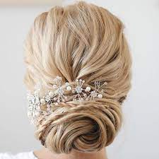 Wer zu dünne oder kurze haare hat, kann auch mit geflochtenen haarteilen arbeiten, die am besten den farbton des eigenen schopfes treffen sollten oder nur mi. 40 Chic Wedding Hair Updos For Elegant Brides Hochzeitshochsteckfrisur Frisur Braut Romantische Hochzeit Frisuren