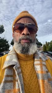 Keep “stilling”! #happyholidays #merrychristmas #silverfoxsquad  #winstonwarrior #thedopeprofessor #motivation #lifeology101