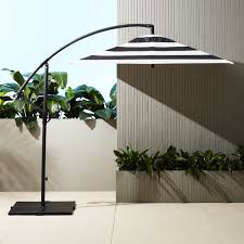 Black And White Striped Umbrella With Base Eclipse Black And White Stripe Umbrella With Base Reviews White Umbrella Outdoor Umbrella Umbrella