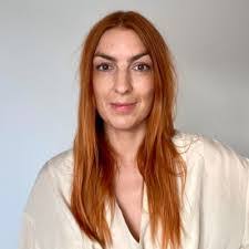 Helena Beck's Instagram, Twitter & Facebook