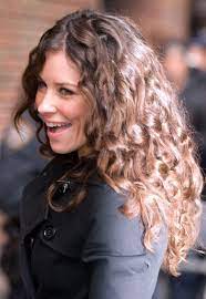 Https Www Facebook Com Groups Thedharmainitativenamaste Evangeline Lilly Nicole Evangeline Lilly Curly Hair Styles