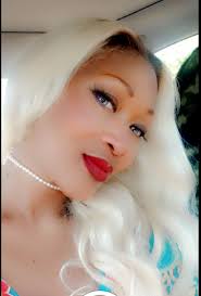 Shamea's fashion choice works for this look