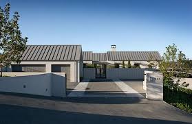 Black And White House Exterior Modern Single Storey Black White House Whitford House By Sumich Architects Modern House Exterior House Exterior House