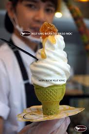 MẬT ONG RỪNG BÁNH TỔ THẢO MỘC ĐANG KHUYỄN MÃI