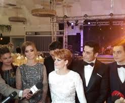 Aici gasesti cele mai noi stiri, comentarii si analize din lumea sportului romanesc si international. Lia OlguÈ›a Vasilescu È™i Claudiu Manda Au Organizat Petrecerea De NuntÄƒ Ce Rochie A Purtat Fostul Ministru Click Mobile