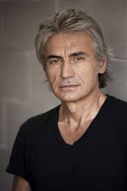 LUCIANO LIGABUE: venerdì 4 dicembre escono l'album di inediti "7" e la  raccolta "77+7", una doppia uscita discografica per celebrare 30 anni di  una straordinaria carriera!