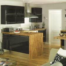 high gloss black kitchen from howdens