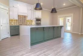 Pictures of top 2021 kitchen designs, diy decor, wall & cabinet colors & remodel tips. Pin On Hhh