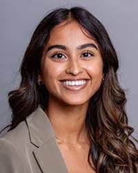 Zoe Lindsey's Instagram, Twitter & Facebook