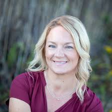 Melissa Cromack's Instagram, Twitter & Facebook