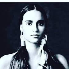 Listen to 3 Kiddy Kats by Laurie LeBlanc in lol playlist online for free