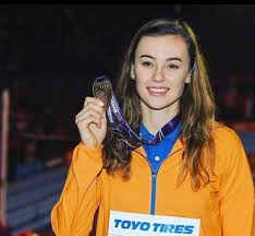 She originally specialised in the heptathlon, but eventually switched to high hurdles. Prettiest Pictures Of Nadine Visser Sports India Show