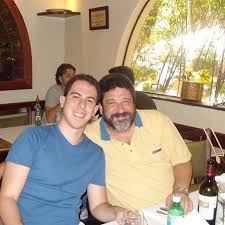 No centro de estudos lusitânia de bari (itália). Mario Sergio Cortella Pedromotacortella Meu Filho Mais Novo Hoje Completa 37 Anos Mas Persiste A Foto Do Aniversario Tirada Em 2007 Facebook