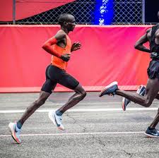 What Would You Give For Such An Amazing Stride Nikerunning Nike Nrc Runshots Kipchoge Breaking2 In 2020 How To Run Faster Runners High Track And Field