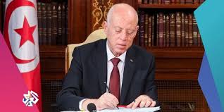 فيما اعتبره مراقبون ضربة كبري لإخوان تونس و ليبيا شن الرئيس التونسي، قيس سعيد هجوما عنيفا علي حكومة فايز السراج المدعومة من الرئيس التركي رجب طيب أردوغان والتنظيم الدولي للإخوان وقال إن بلاده لن تقبل بتقسيم ليبيا. Qj06agzchofh4m