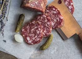 Teewurst zählt wie salami oder cervelatwurst zu den rohwurstsorten. Tagliche Ernahrung Mit Wurst Wie Gesund Sind Salami Und Co Ratgeber