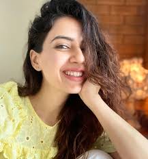 Dearest You, Some claim 101 ways, while others 10. The book reads 5 but the  hoarding says 7. Insta is instant, so the reel shows 1. 1, just 1 sure shot  way