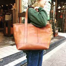 仙台店 5周年記念鞄の第二弾 こちらは 佐藤の students tote どんなスタイルにも合わせやすい肩がけトートです 詳細は是非ブログでご確認下さい herz herzsendai leather leatherbag handmade madeinjapan s トートバッグ 鞄 肩