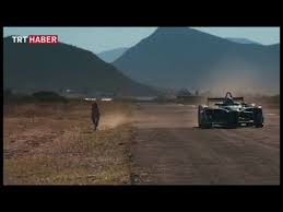 Bir Yanda Dunyanin En Hizli Hayvani Cita Diger Yanda Formula E Araci Youtube