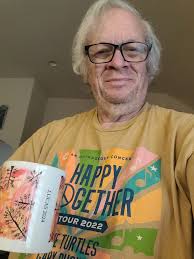 Happy Tuesday y'all!🤎 what's our favorite coffee syrup this week?￼