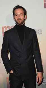 Interview de benjamin lavernhe, comédien, lors du tournage du film ictus érotique à l'hôtel rock noir (serre chevalier). Benjamin Lavernhe Imdb